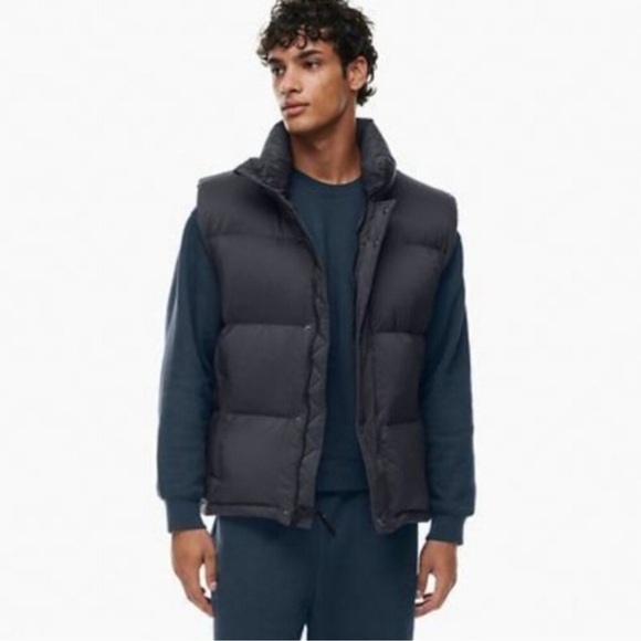 🔥NEW with tags NWT Aritzia The Super Puff Mens Vest size Small - Picture 1 of 8